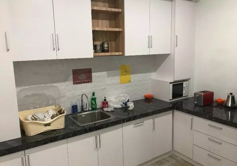 Hotelli The Colour Hostel