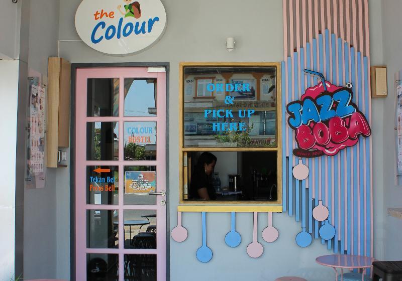 Hotel The Colour Hostel