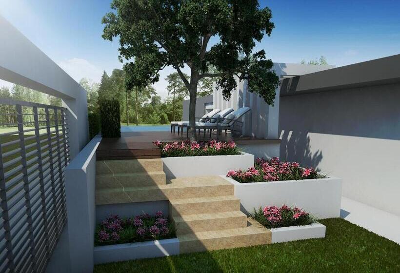 هتل The September Salaya