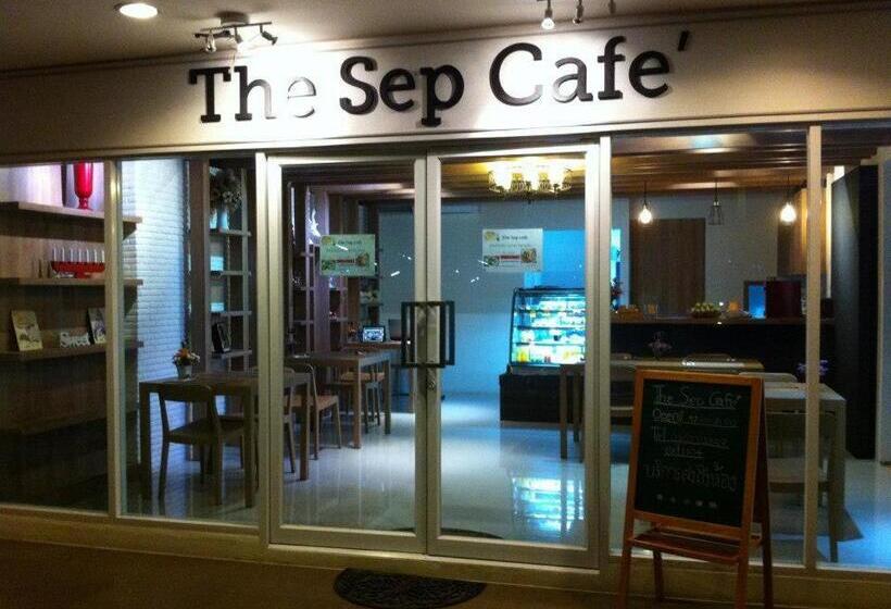 هتل The September Salaya