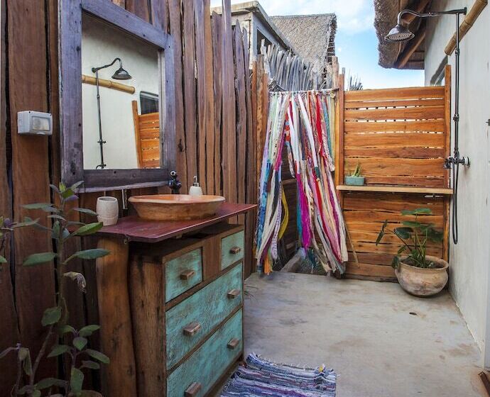 Pura Vida Tofo Beach House