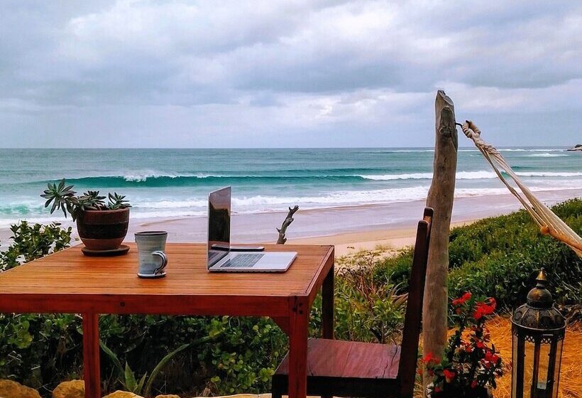 Pura Vida Tofo Beach House