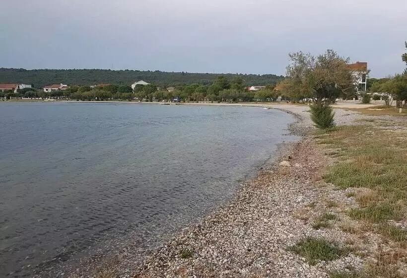 Spacious Apartment In Sukosan With Balcony