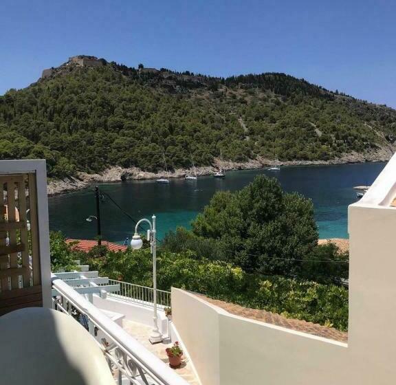 پانسیون Vassilis Retreat