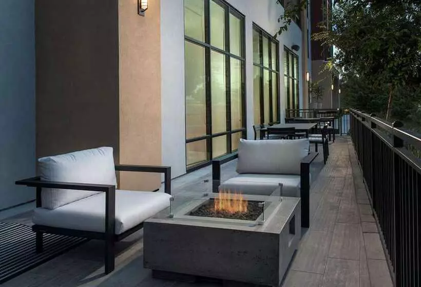 ホテル Hilton Garden Inn San Jose Airport