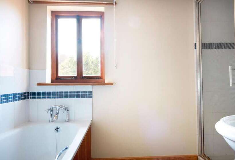 فندق The Granary