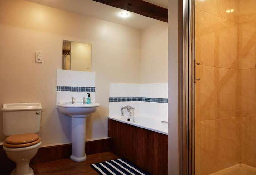 فندق The Granary