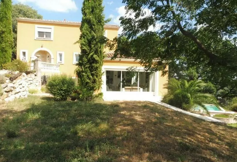 Majatalo Montèze Paradis