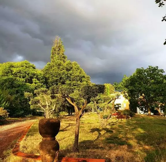 Majatalo Montèze Paradis