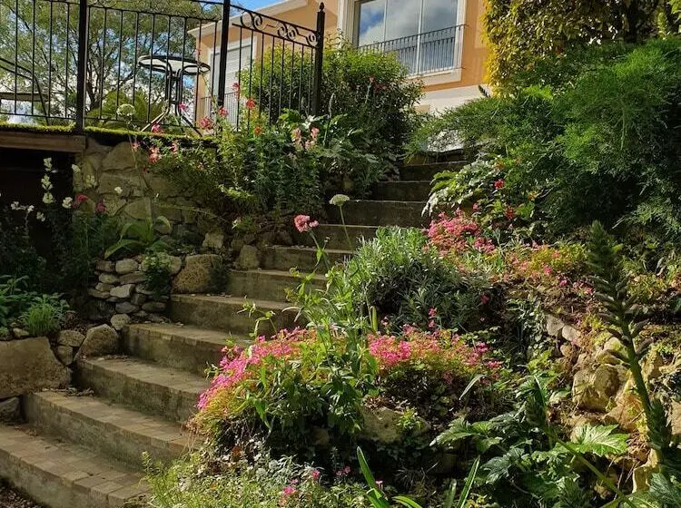 Majatalo Montèze Paradis