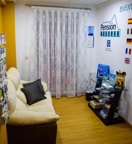 مسافرخانه Pension Waksman