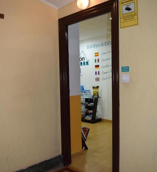 مسافرخانه Pension Waksman