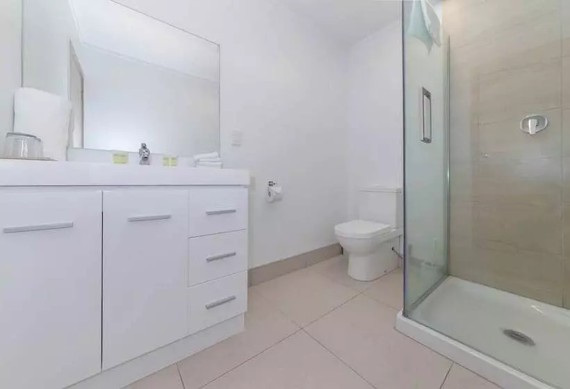 בית מלון כפרי Airport Gateway