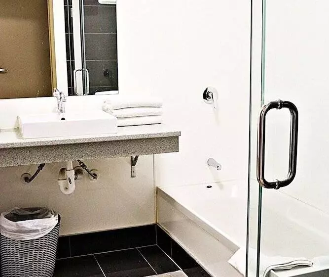 בית מלון כפרי Airport Gateway