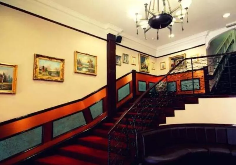 هتل Alexander Thomson