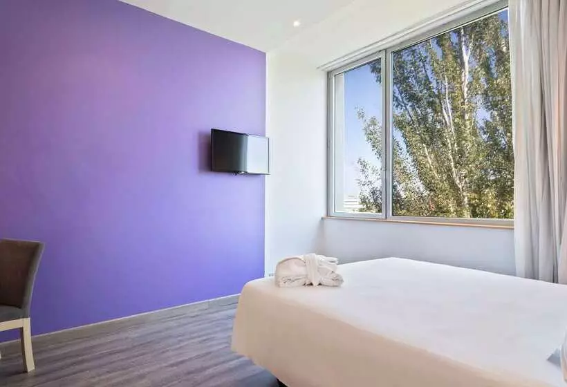 בית מלון כפרי Innside By Meliá Barcelona Aeropuerto