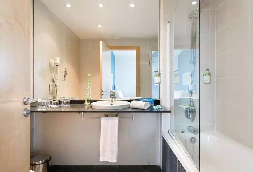 בית מלון כפרי Innside By Meliá Barcelona Aeropuerto