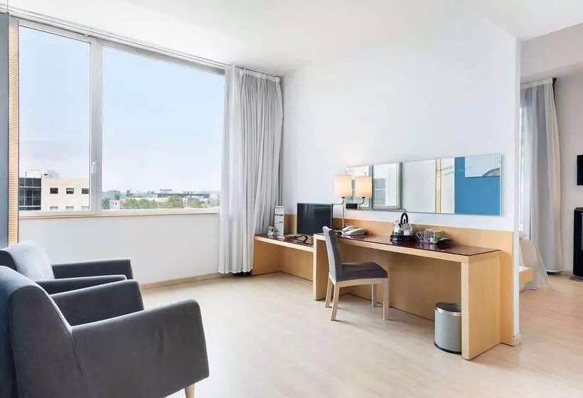 בית מלון כפרי Innside By Meliá Barcelona Aeropuerto