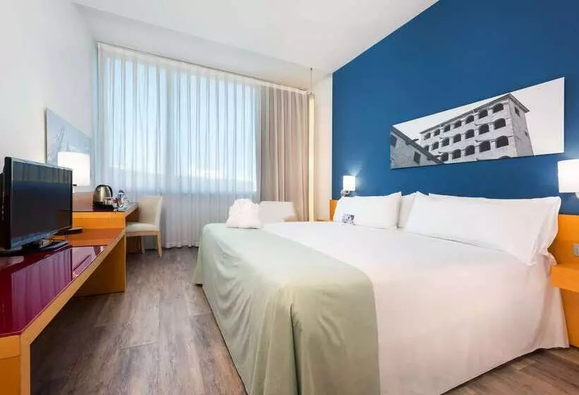 בית מלון כפרי Innside By Meliá Barcelona Aeropuerto