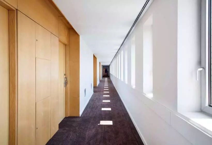 בית מלון כפרי Innside By Meliá Barcelona Aeropuerto