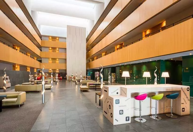 בית מלון כפרי Innside By Meliá Barcelona Aeropuerto