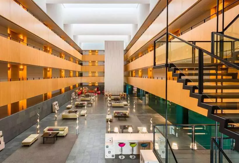 בית מלון כפרי Innside By Meliá Barcelona Aeropuerto
