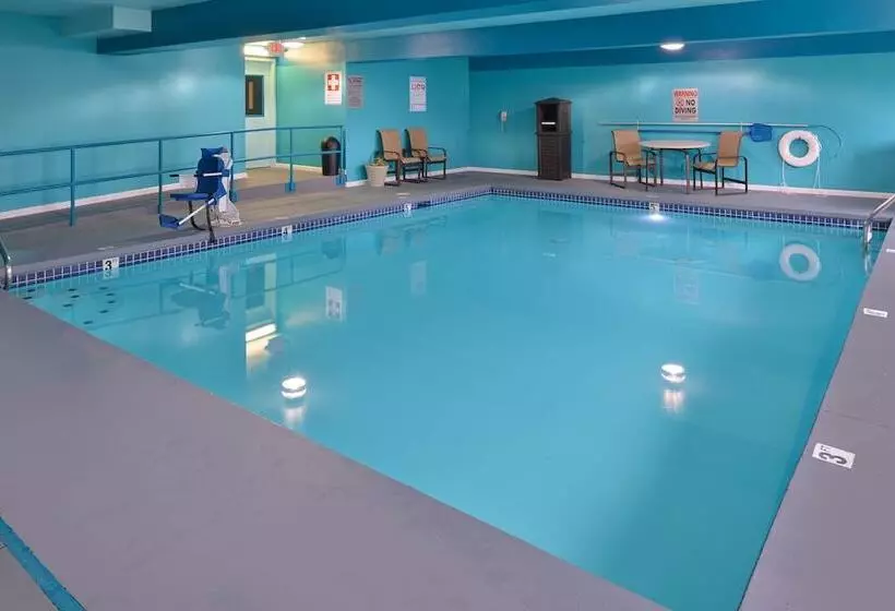 בית מלון כפרי Best Western Woodland Inn