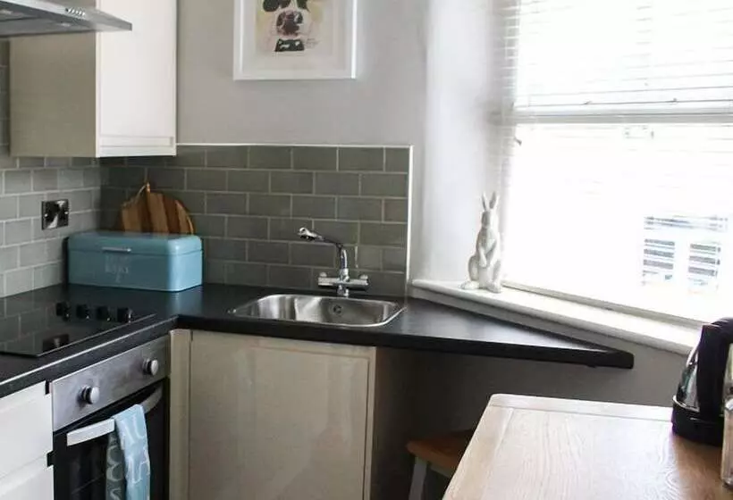 ホテル Falcon Manor