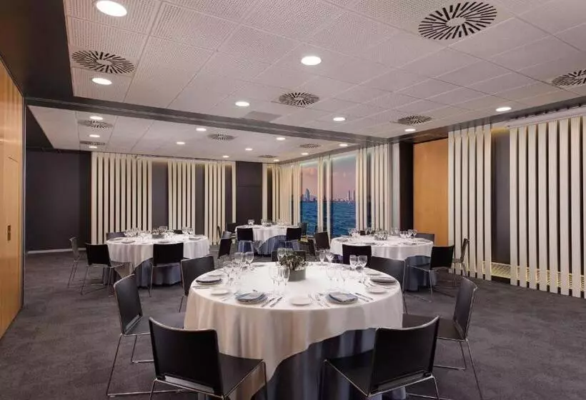 Отель Four Points By Sheraton Barcelona Diagonal