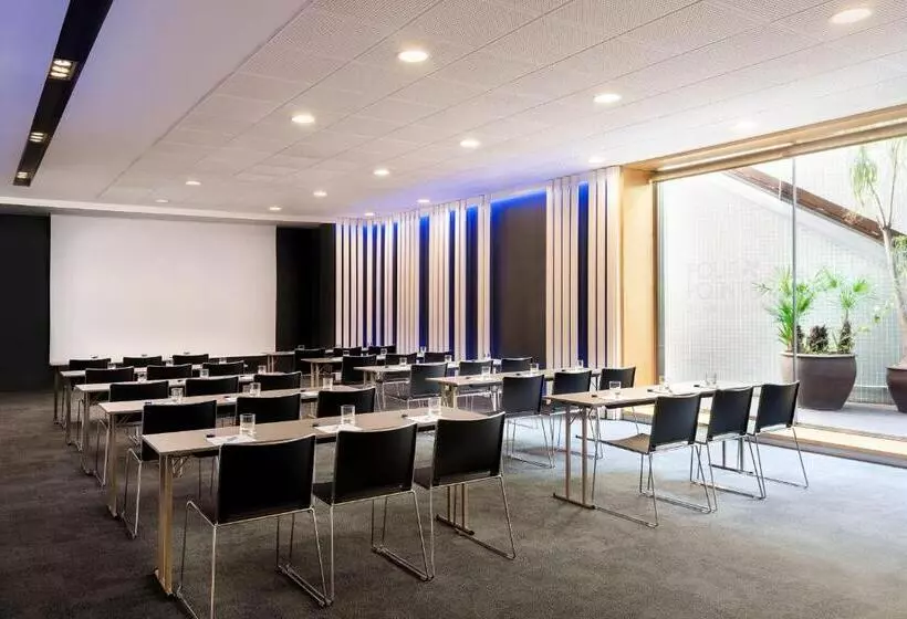 Отель Four Points By Sheraton Barcelona Diagonal