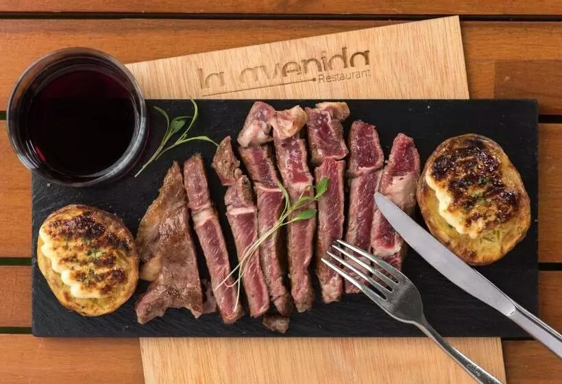 Отель Four Points By Sheraton Barcelona Diagonal