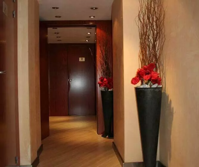 Отель Garbi Millenni