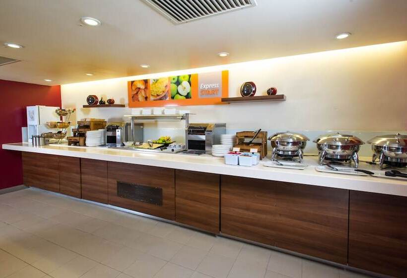 Hotel Holiday Inn Express Exeter East, An Ihg