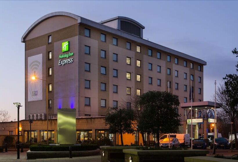 Hotelli Holiday Inn Express London Wandsworth, An Ihg