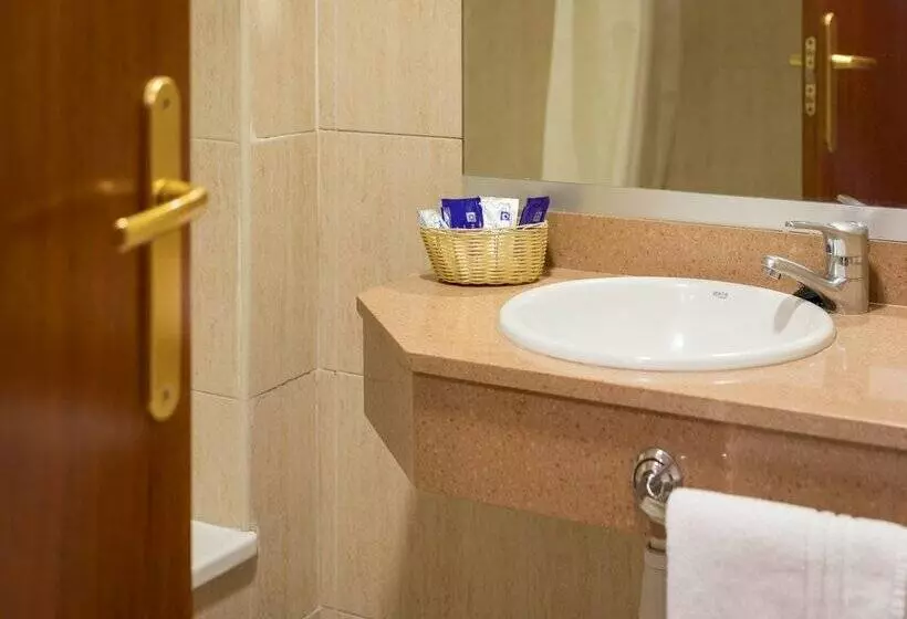 ホテル htop royal star