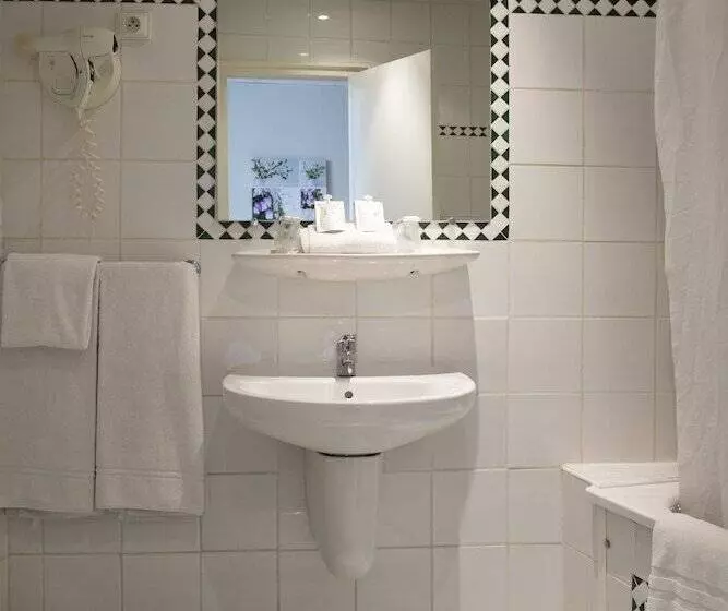 Отель Icône Hôtel  Annecy