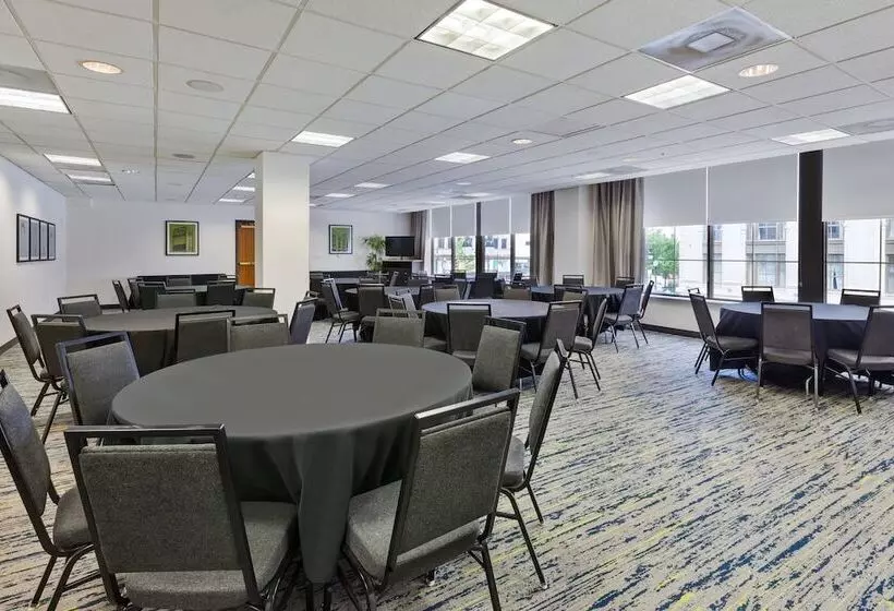 Отель Indigo Detroit Downtown, An Ihg