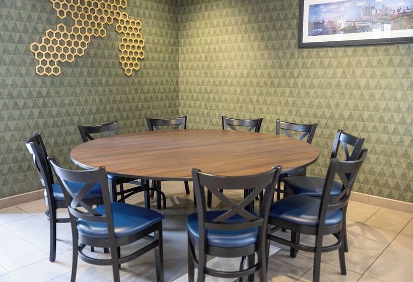 هتل Indigo Detroit Downtown, An Ihg