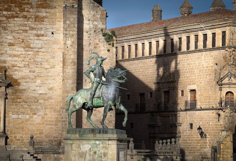 酒店 Izan Trujillo