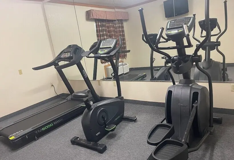 Hotelli Red Roof Inn & Suites Hinesville