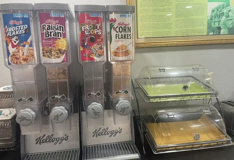 Hotelli Red Roof Inn & Suites Hinesville