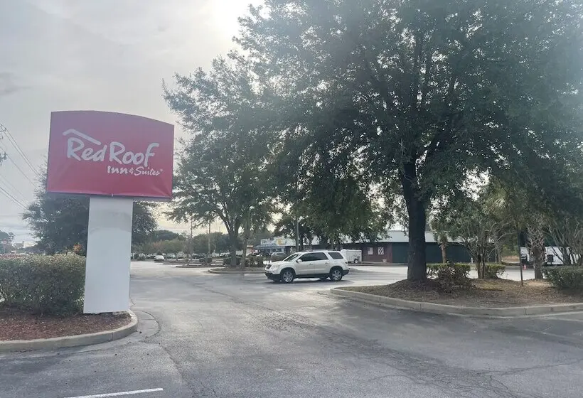 Hotelli Red Roof Inn & Suites Hinesville
