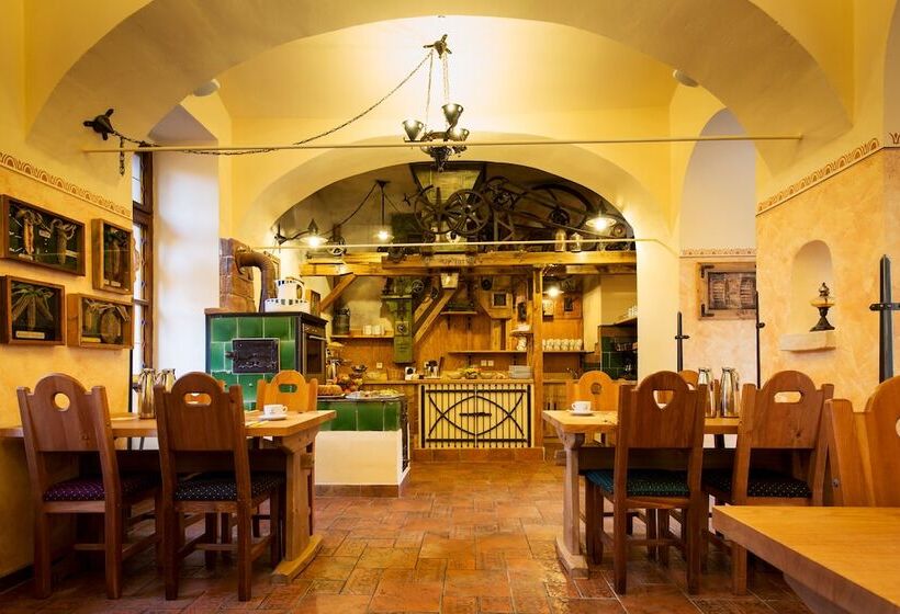 فندق Selsky Dvur  Bohemian Village Courtyard