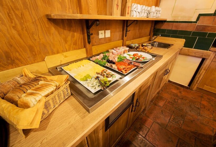 فندق Selsky Dvur  Bohemian Village Courtyard