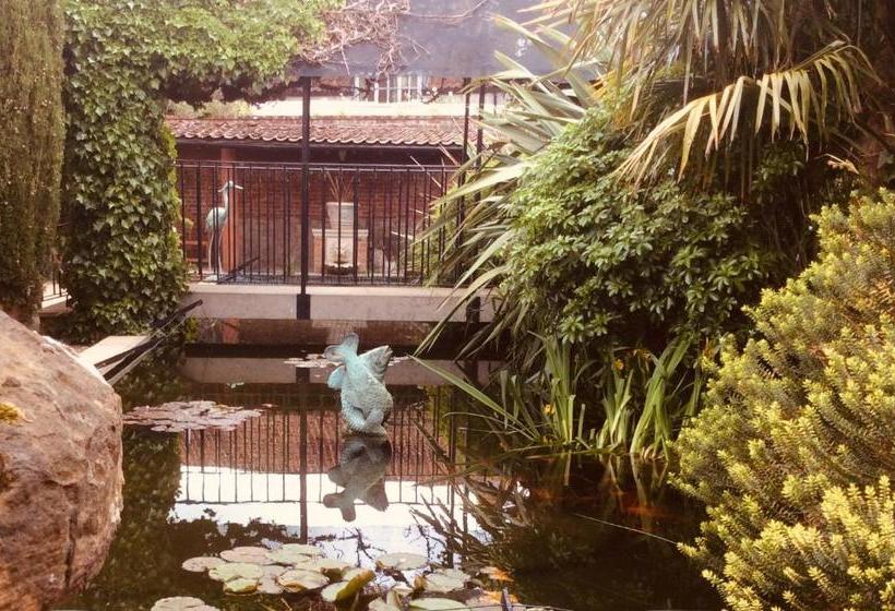 مبيت وإفطار Whatley House