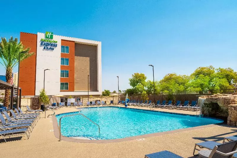 Hotelli Holiday Inn Express & Suites   Las Vegas   E Tropicana, An Ihg