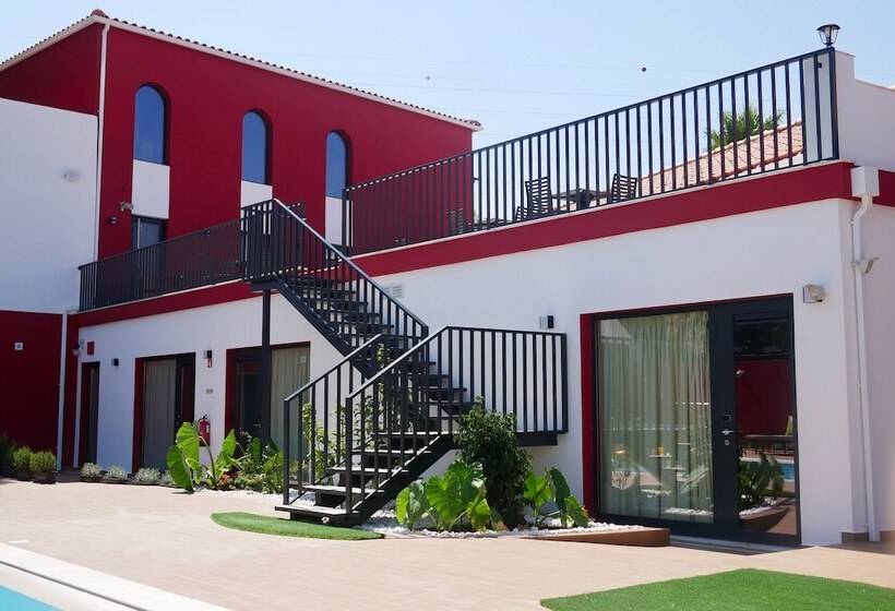 هتل Villa 3 Caparica   Lisbon Gay Beach Resort