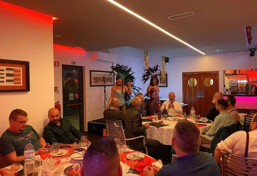 Hotelli Villa 3 Caparica   Lisbon Gay Beach Resort