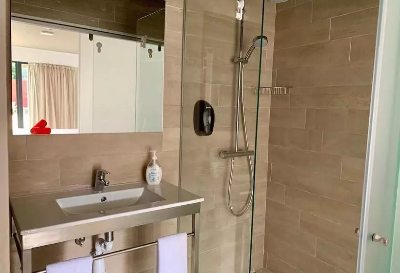 Hotelli Villa 3 Caparica   Lisbon Gay Beach Resort