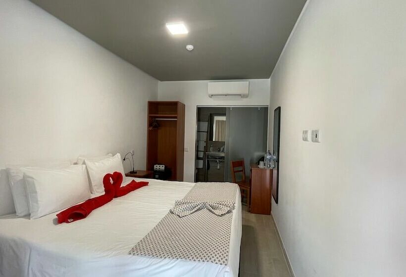 هتل Villa 3 Caparica   Lisbon Gay Beach Resort